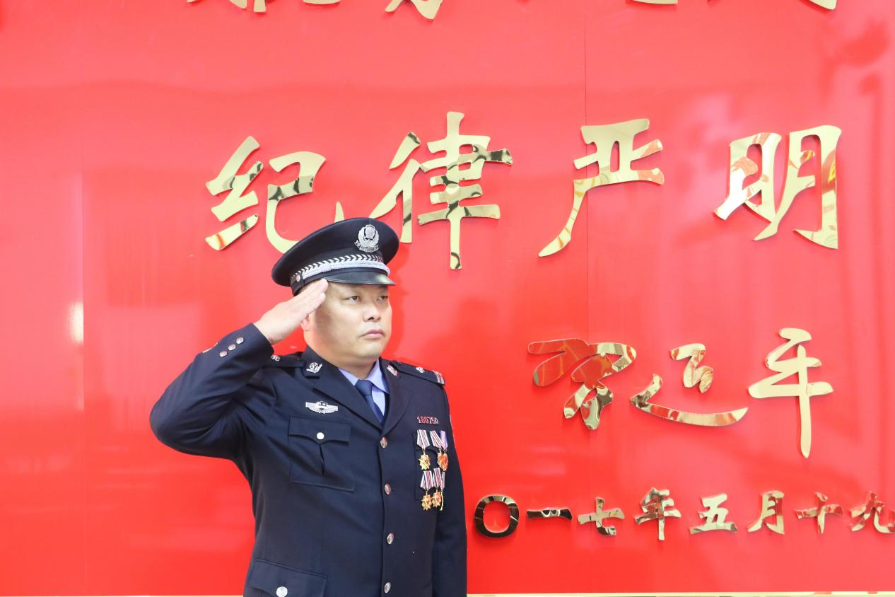 践行初心服务群众社区里的好民警白大勇