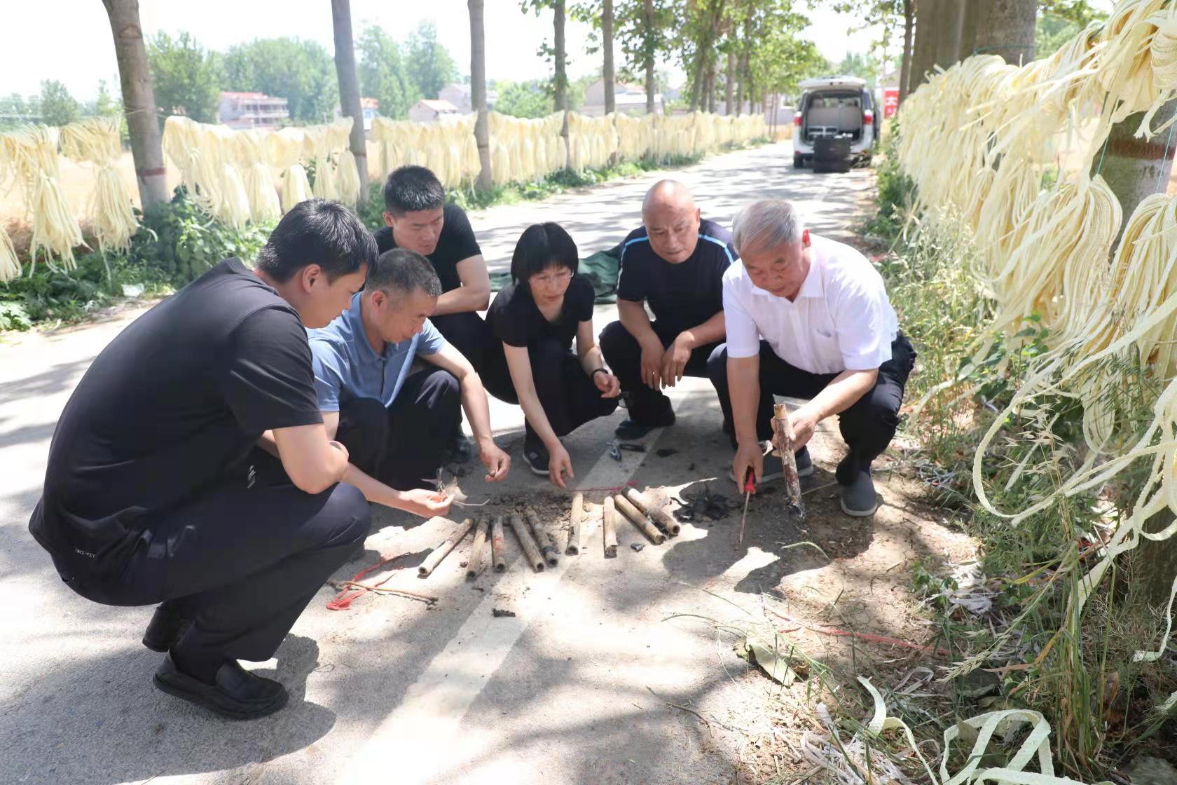 鹿邑农田机井内发现异常惊动了一级英模王百姓