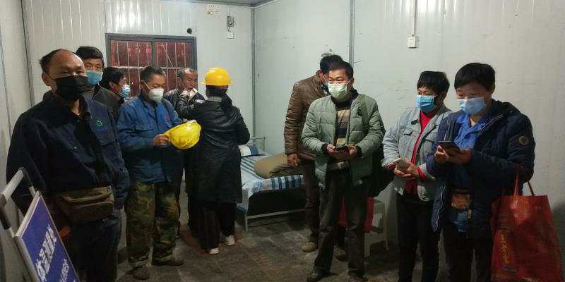 「面包车」一辆面包车往港区疾驶，交警核查后吓一跳