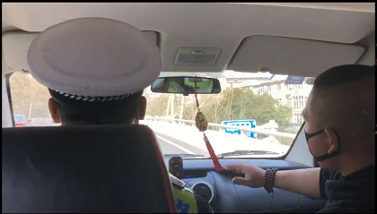 『早餐』郑州一滴滴司机免费给医护人员送早餐路上突发不适，接下来的一幕太暖了