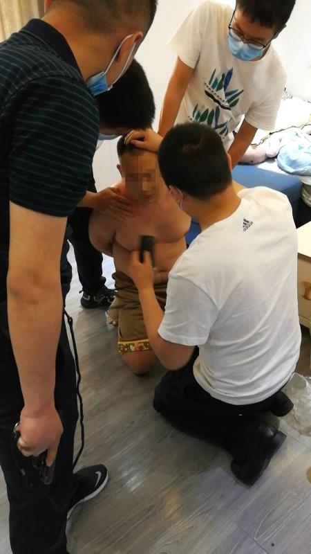 邓州南阳一男子以谈恋爱为名骗财骗色，四女子被骗上百万！