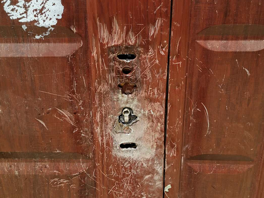 漯河对民警拳打脚踢，还将警车坐垫咬烂，漯河一女子被刑拘！