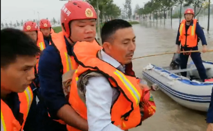 洪水|突发！淮河蓄洪区内群众食物中毒，被困洪水