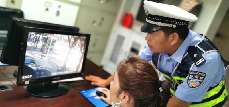 漯河|漯河交警捡到一只黑色塑料袋，装有大量现金，急寻失主！