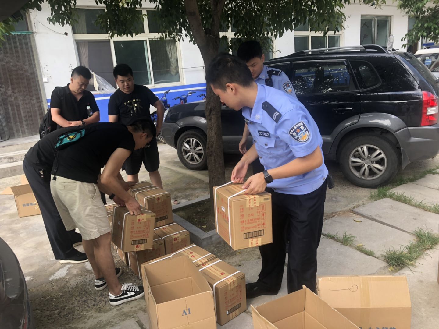 河南商丘|商丘男子拉35万余元假茅台酒上高速，被商丘交警“逮”个正着