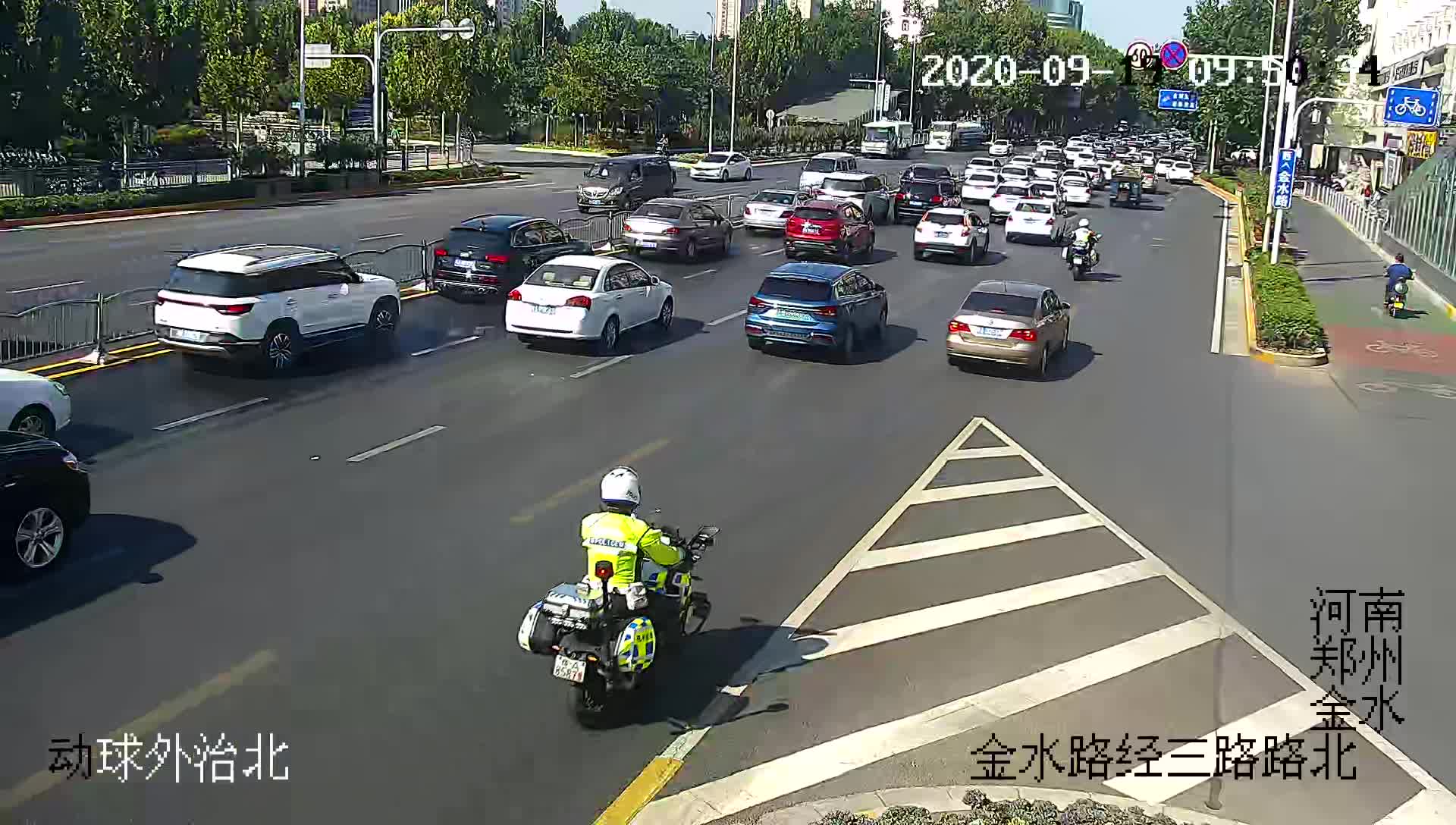 郑州交通|点赞！郑州铁骑警护送脑溢血病患，沿途车辆纷纷让出“生命通道”