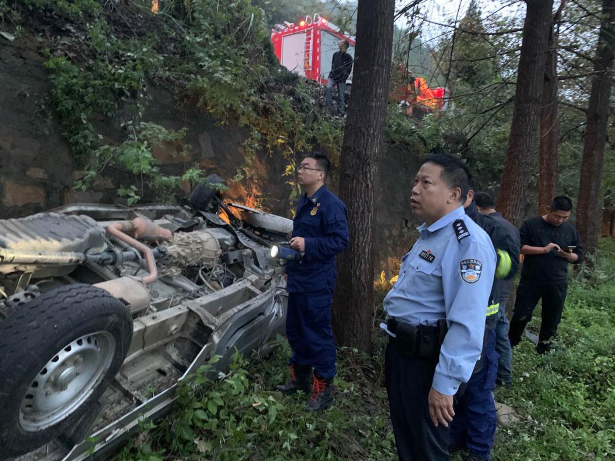 |生死瞬间，那一抹充满希望的藏蓝