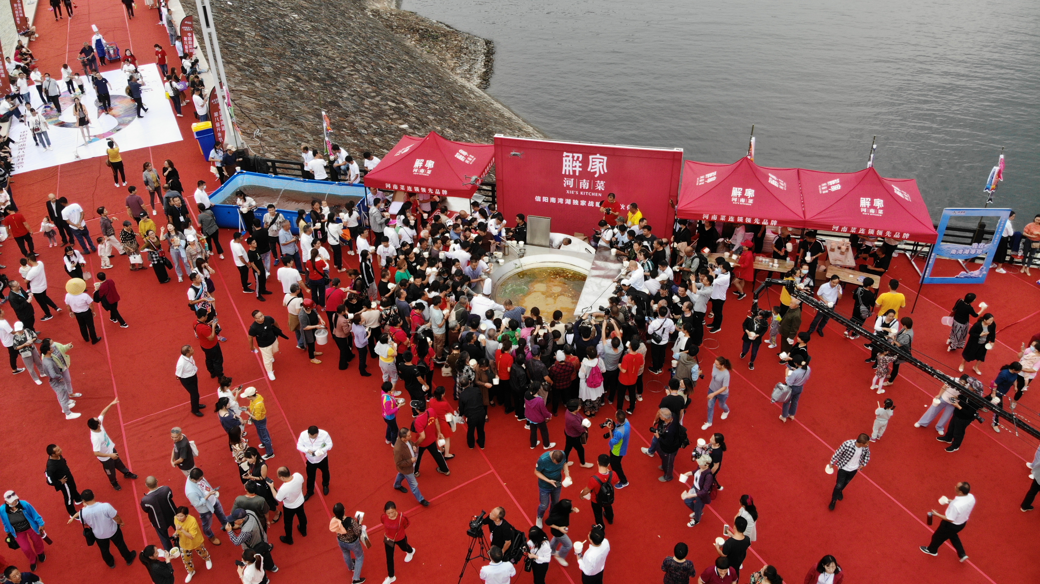 鲜鱼汤|一条头鱼拍了106万元！中国南湾湖第八届开渔节震撼启幕