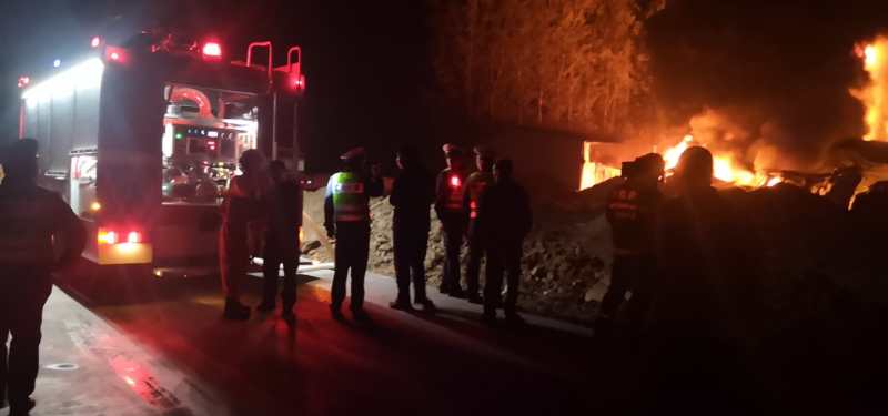 |危机时刻！漯河交警协助消防救援，奋战“4小时”扑灭大火