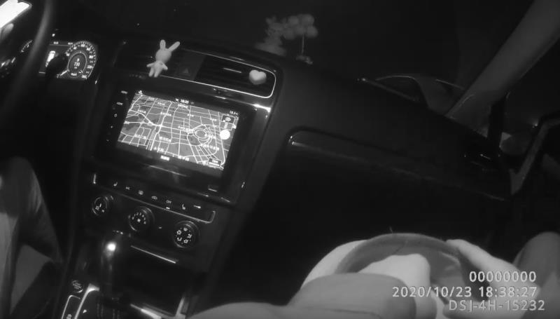 |又是网约车司机惹的祸！剐蹭后向女司机索要500元私了 交警：你全责