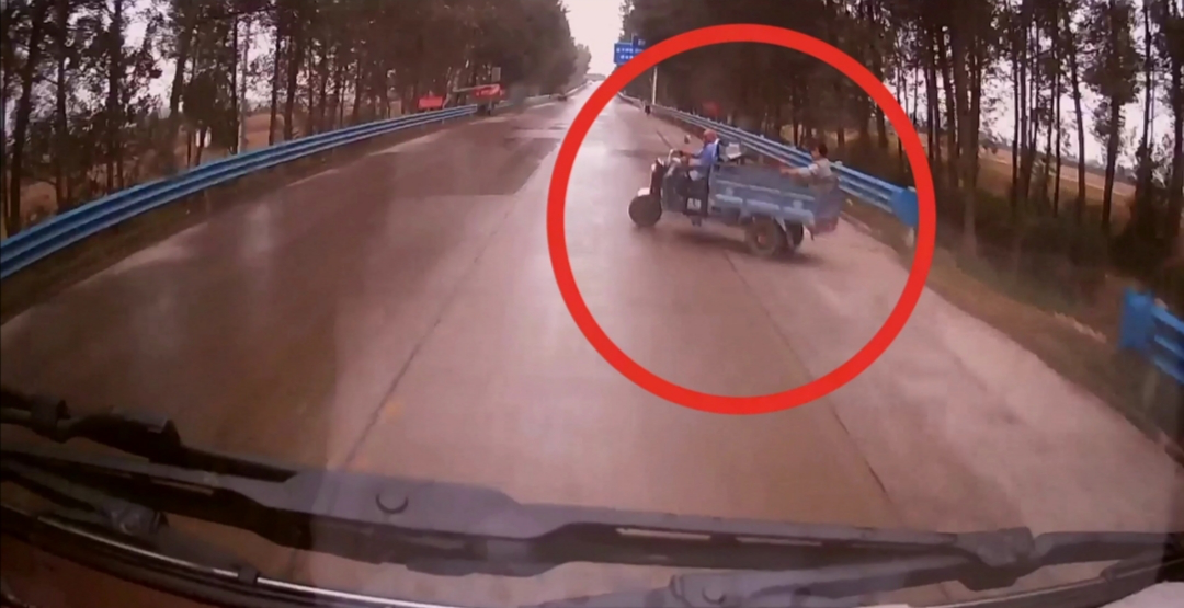 |三轮车随意掉头酿事故，事故责任该如何判?