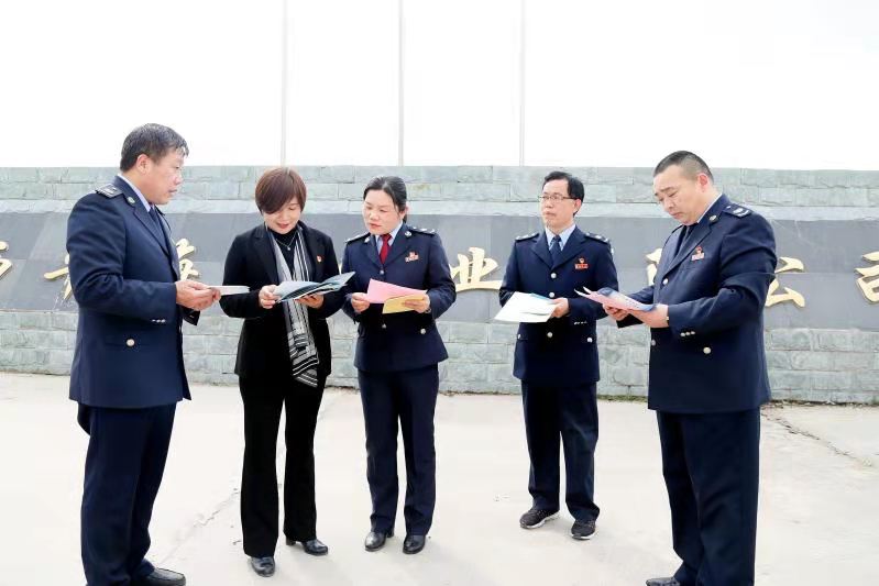 据她介绍,海蓝牧业一直致力于农牧业种养,2015年成立以来,流转托管