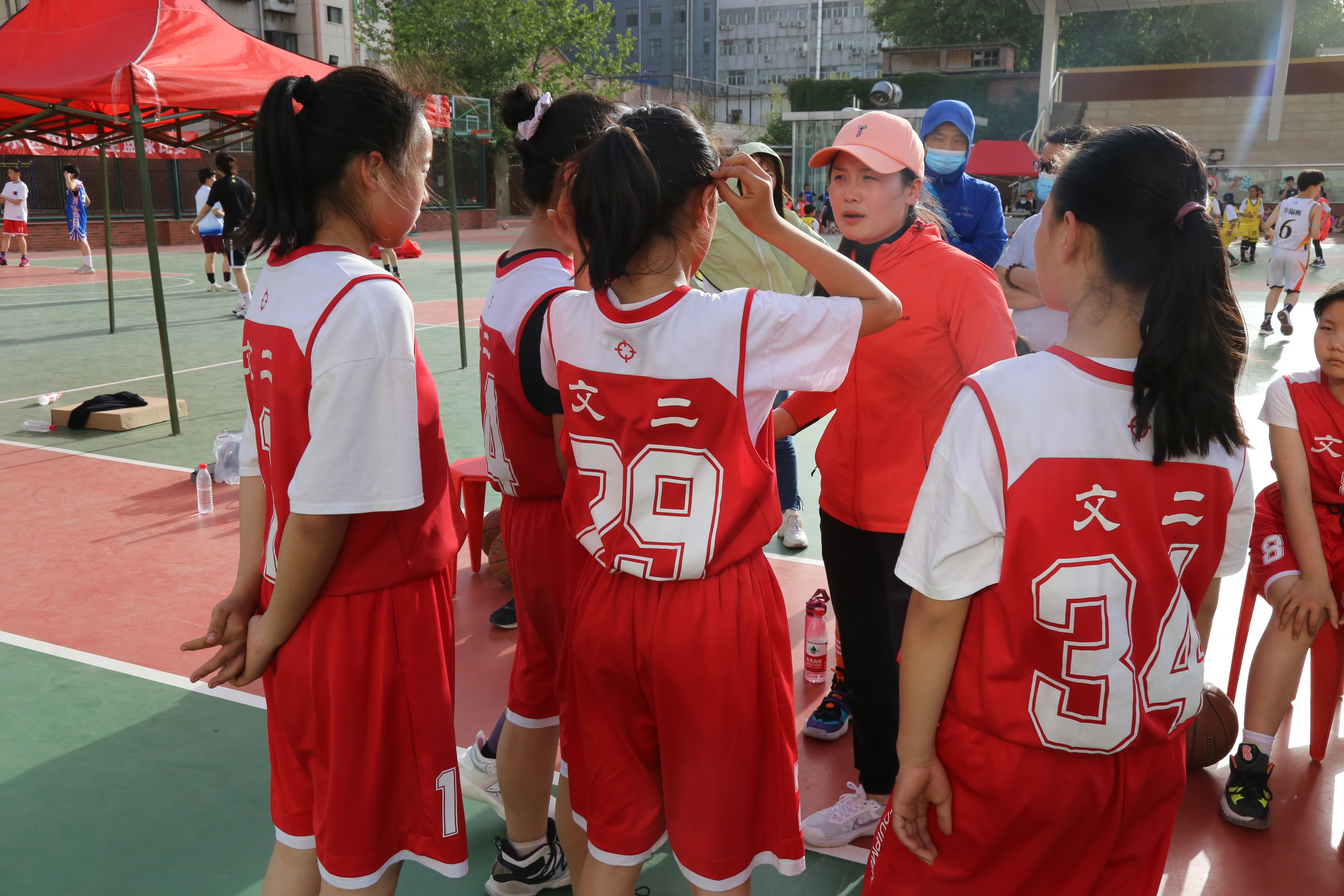郑州市金水区文化路第二小学女子篮球队获区中小学篮球比赛第三名 河南商报