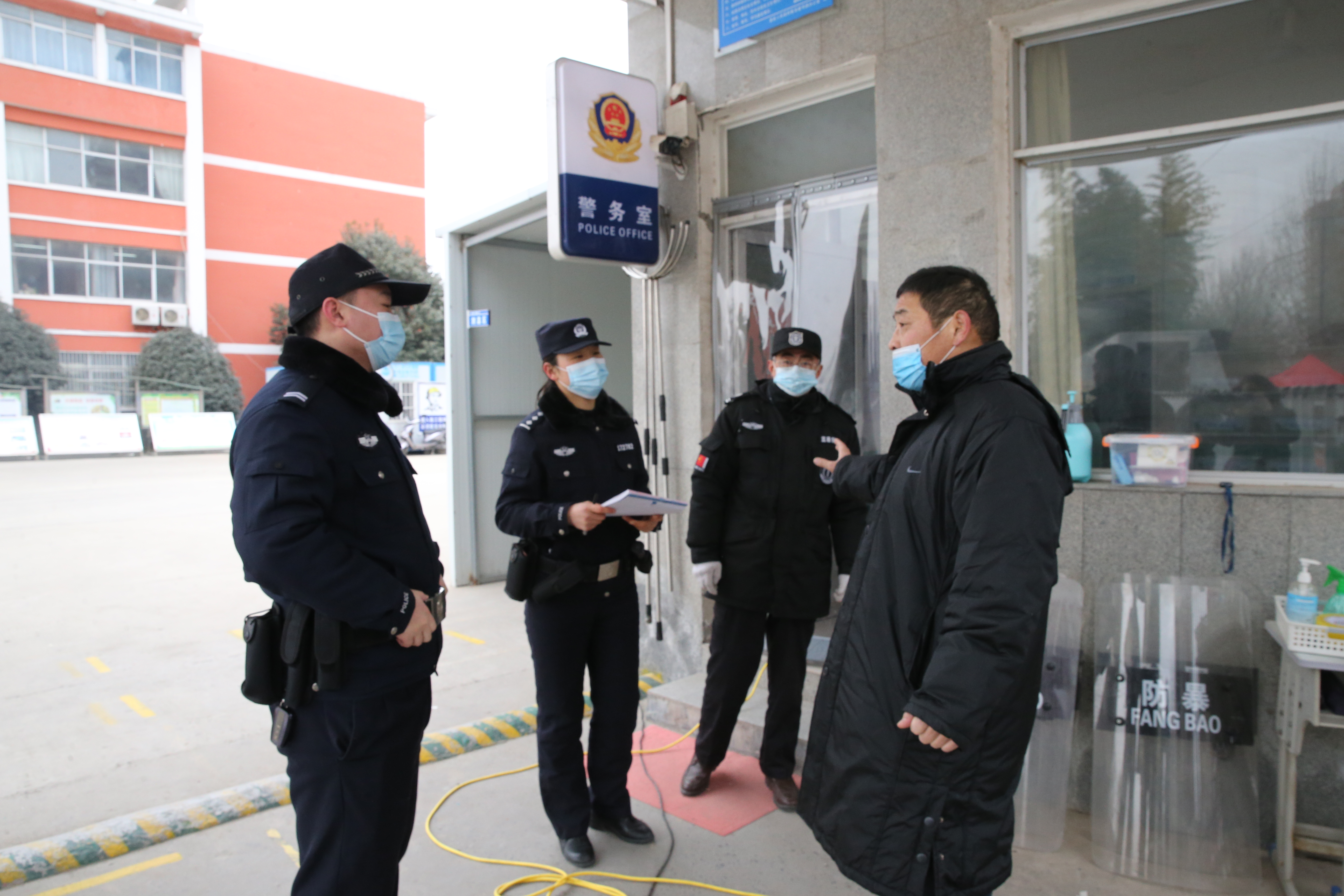 温县公安局民警杜兴华绽放在社区里的柔情警花