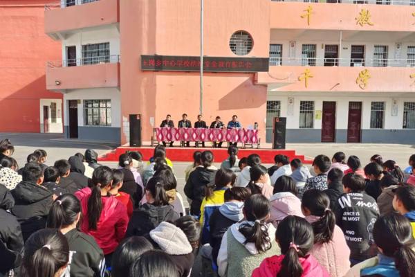 信阳平桥:民警深入校园开展法制安全教育
