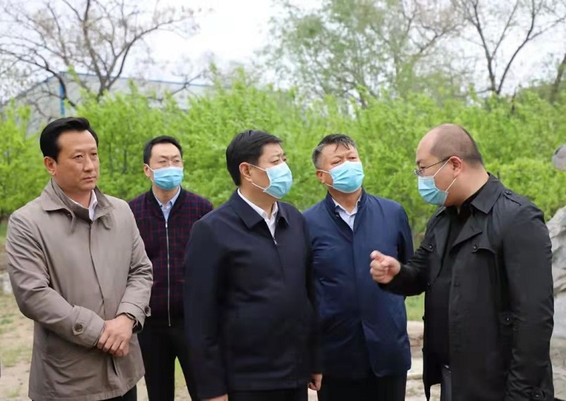 开封市示范区领导杨峰调研养老服务设施建设情况