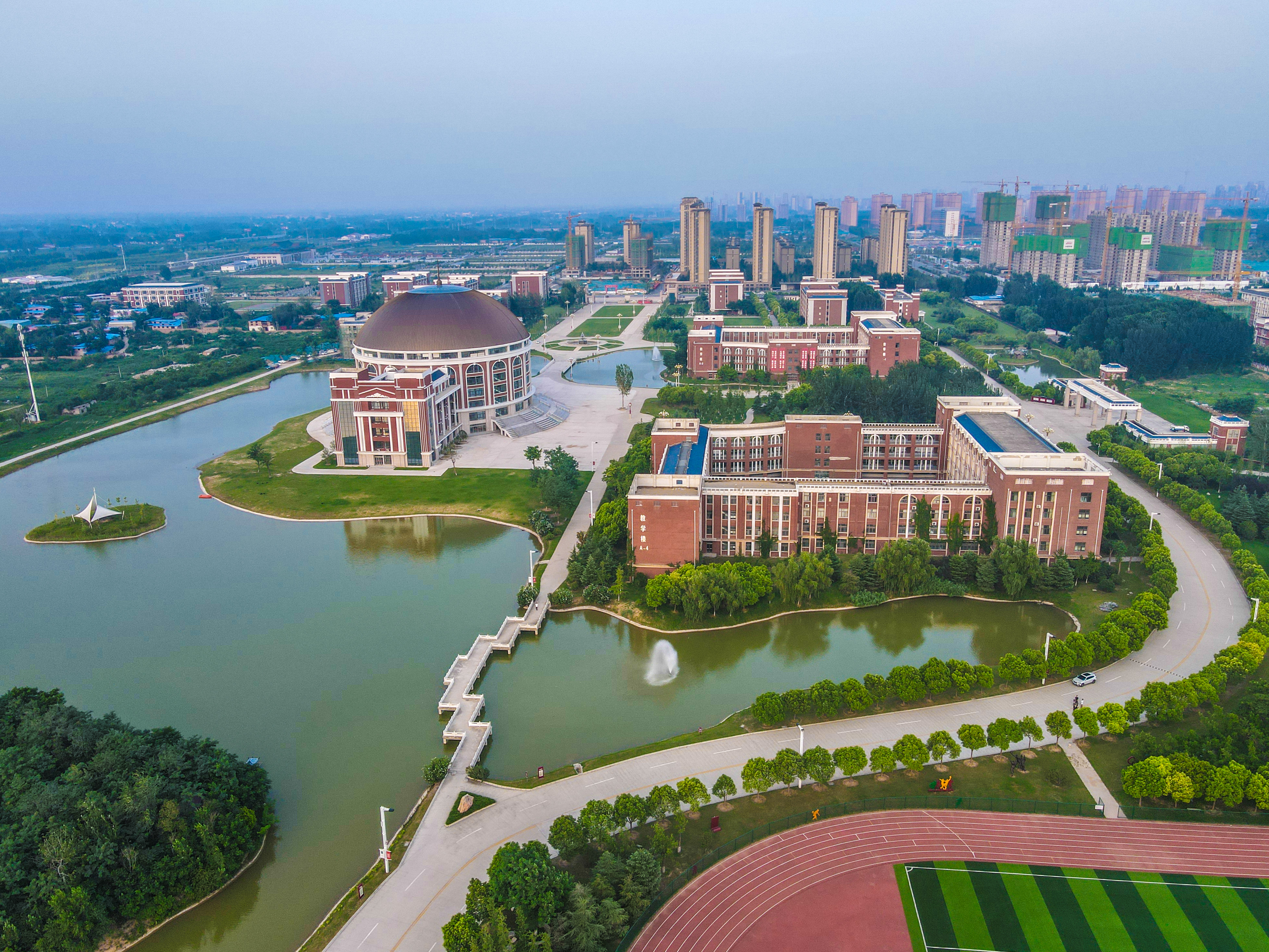 高招直通车一组镜头带你走进商丘学院应用科技学院