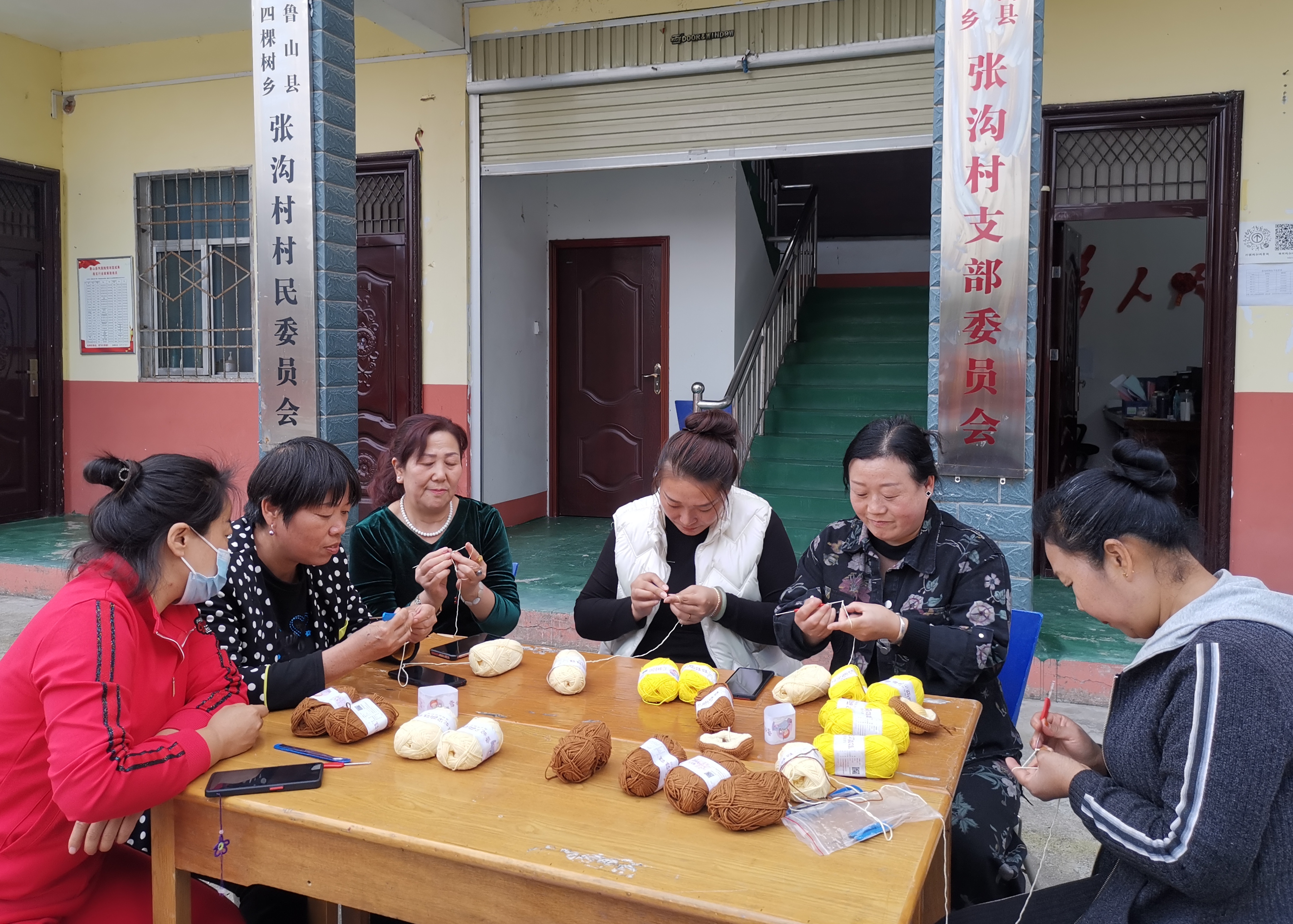 河南鲁山：引进手工钩织 留守妇女居家就业-大河网