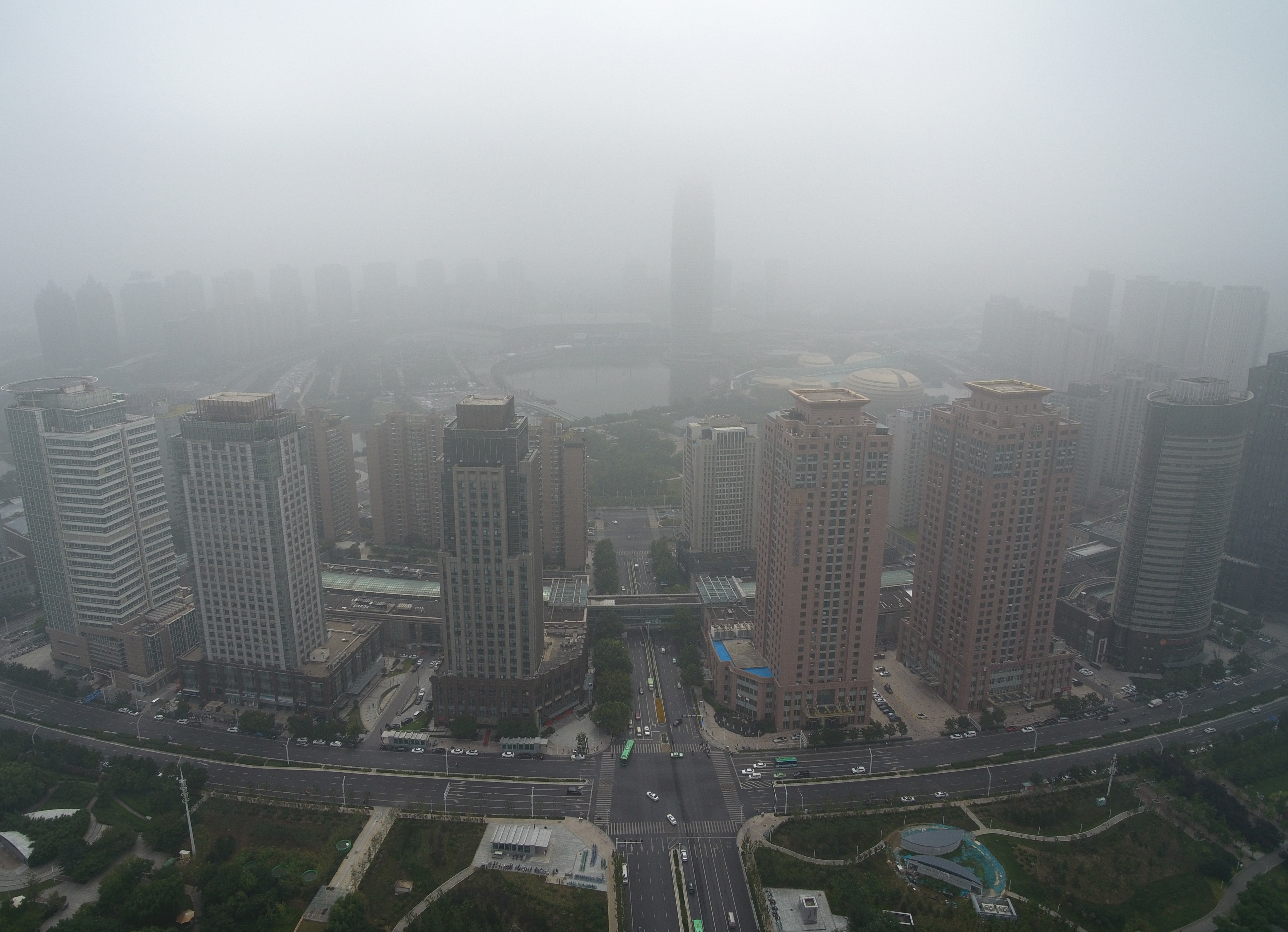 红霞|夏天起雾、傍晚红霞，今天郑州的天空怎么了？