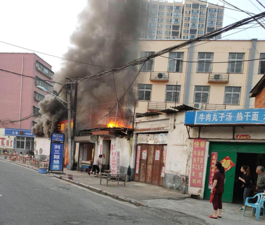 |忙救火误了送餐 信阳一快递小哥被顾客骂了希望被谅解