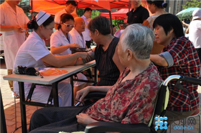 郑州市的流动人口_郑州市人口密度图(2)