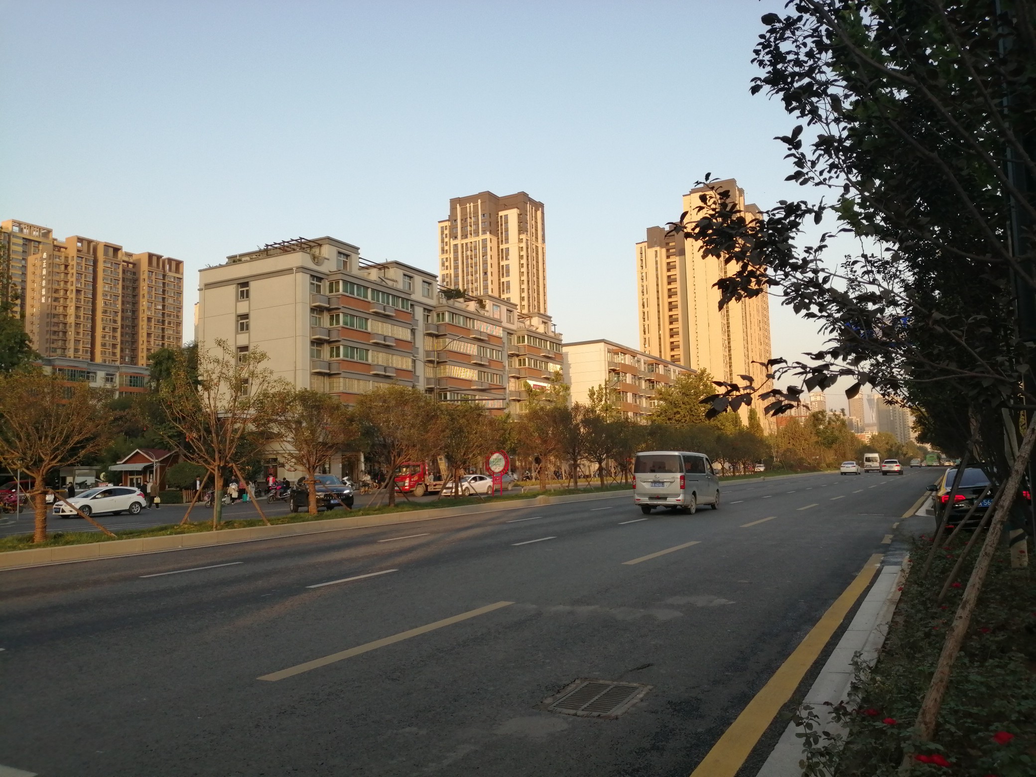 |优先保证人行畅通 郑州全长391.7公里城市主干道正在综合改造中