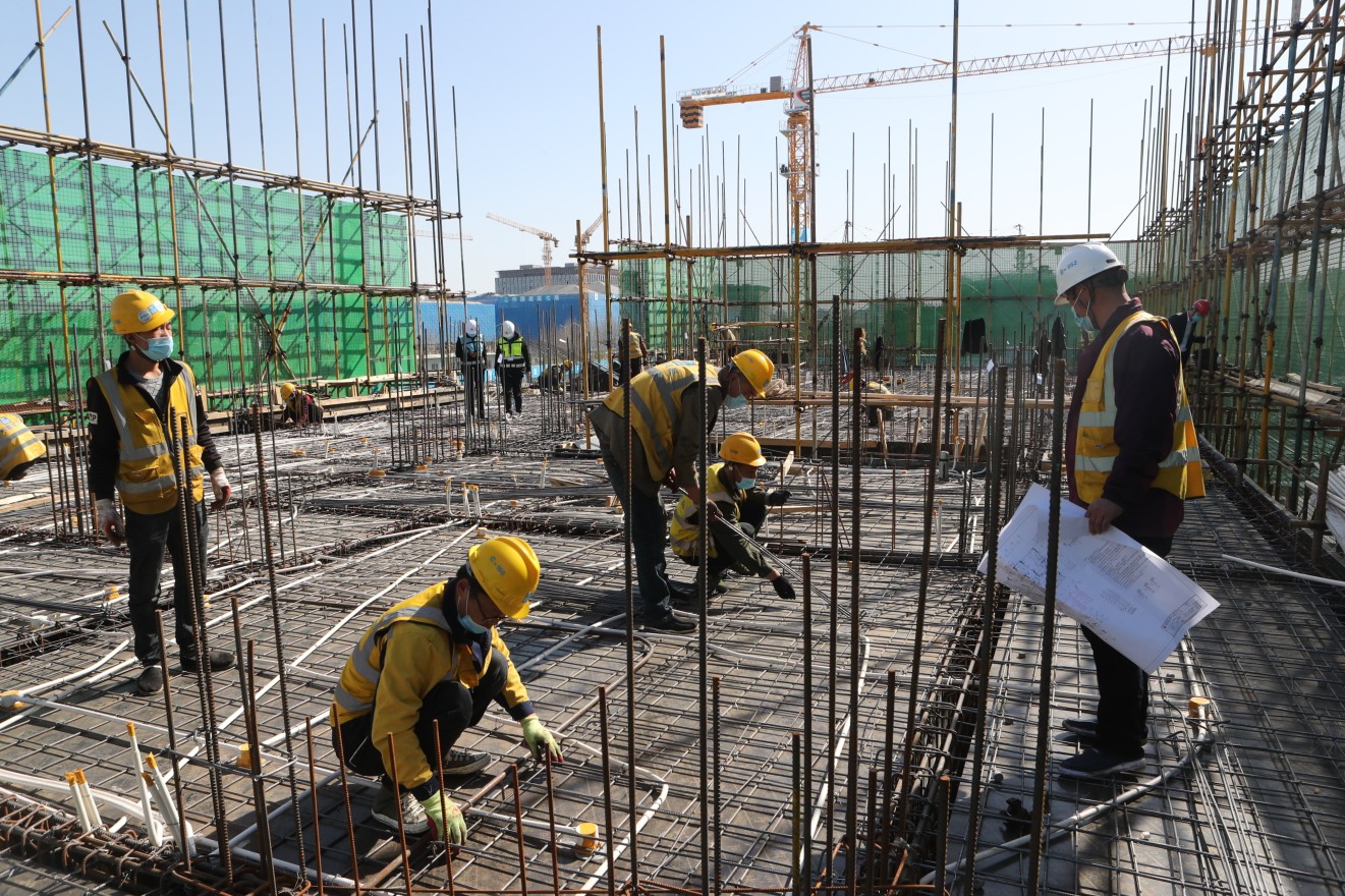 #疫情#【重点工程复工探访】复工率100%!这个建筑工地有啥“战‘疫’宝典”?