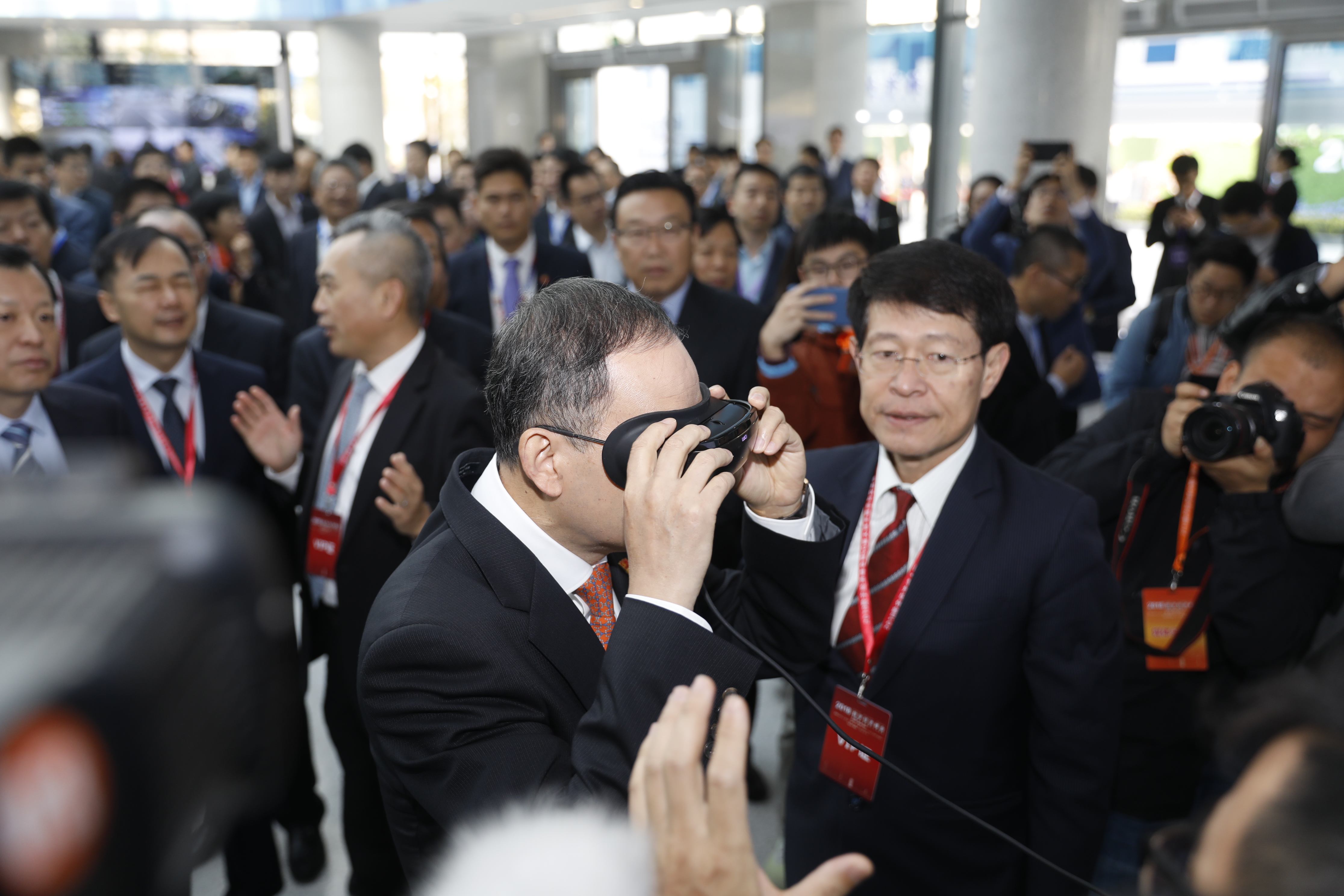 济峰会郑州开幕 大河网记者带您提前感受5G时