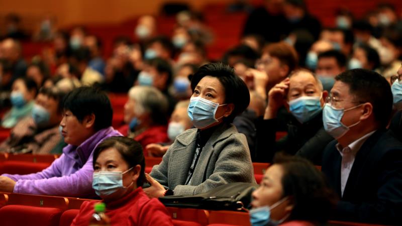 豫剧名家张宝英联手弟子吴慧霞演对手戏豫剧电影《新桃花庵》首映获好评