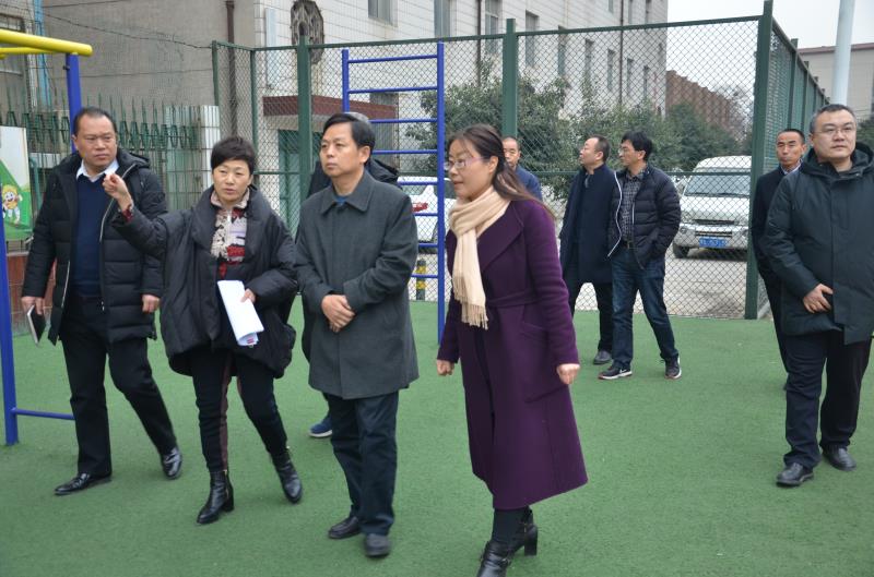 上街区委副书记,区长耿勇军到区外国语小学调研