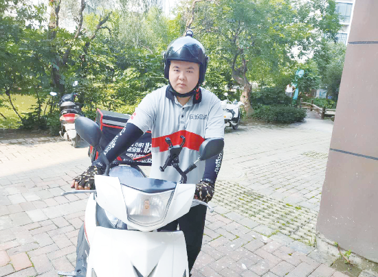 |忙救火误了送餐 信阳一快递小哥被顾客骂了希望被谅解