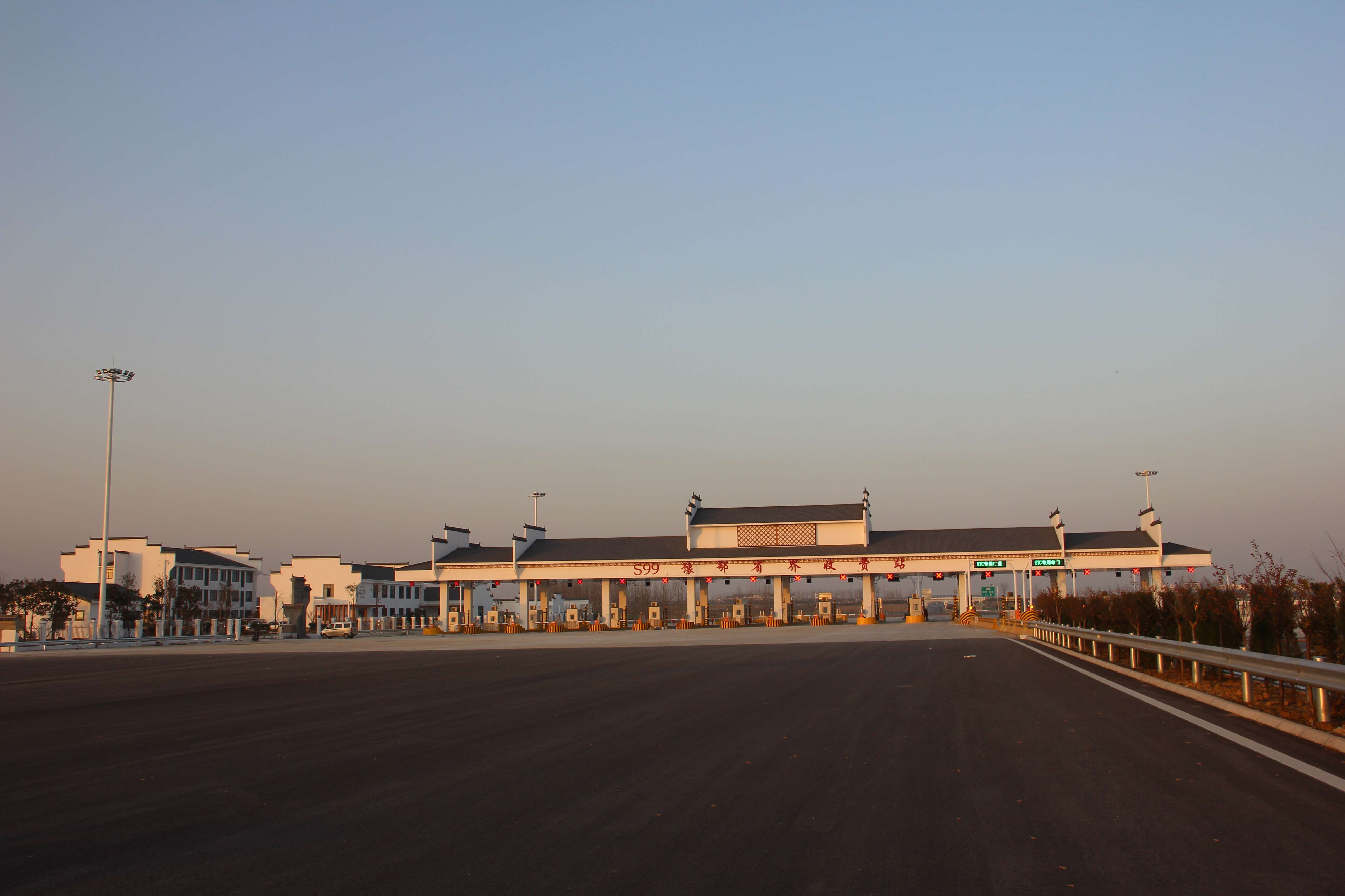 邓州至豫鄂省界高速公路建成通车 河南再添一条省际高速公路通道-大河