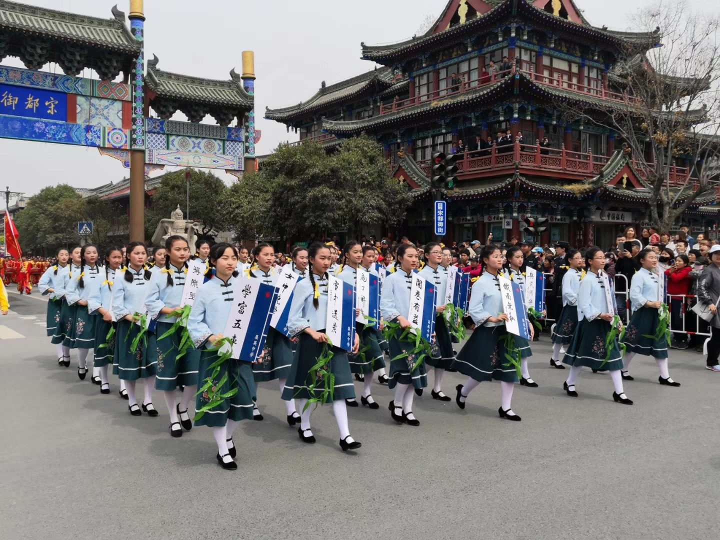 什么人什么巷的成语_狼和人什么成语(3)