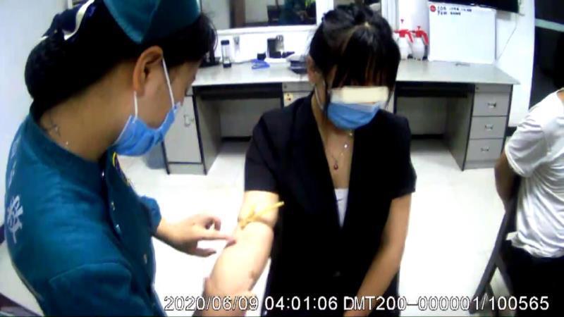 交通丈夫醉酒驾车肇事 唤妻子前来顶包