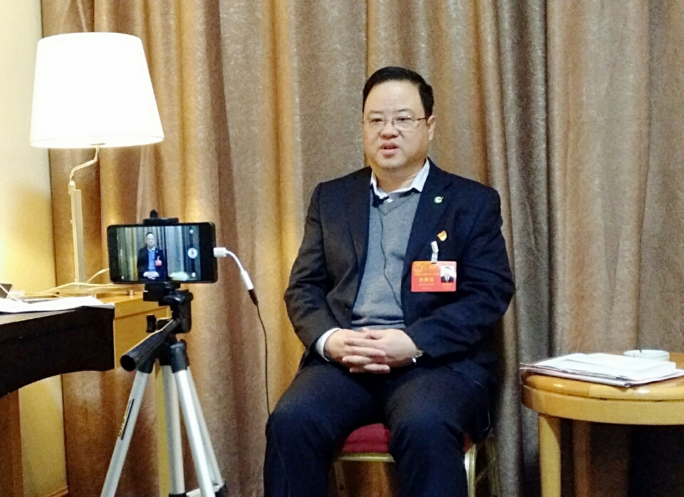 河南省人大代表李明锁谈人才强省打造三个环境构筑人才高地