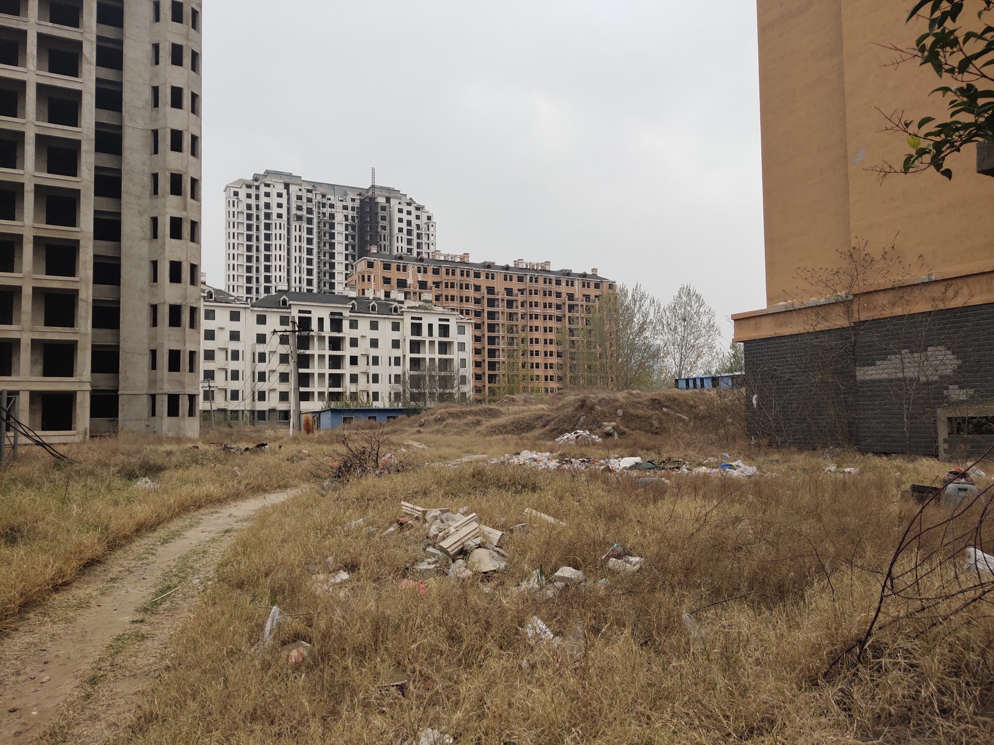 『购房』开封金御华庭烂尾12年，业主“婚房没住上，孩子已10岁”