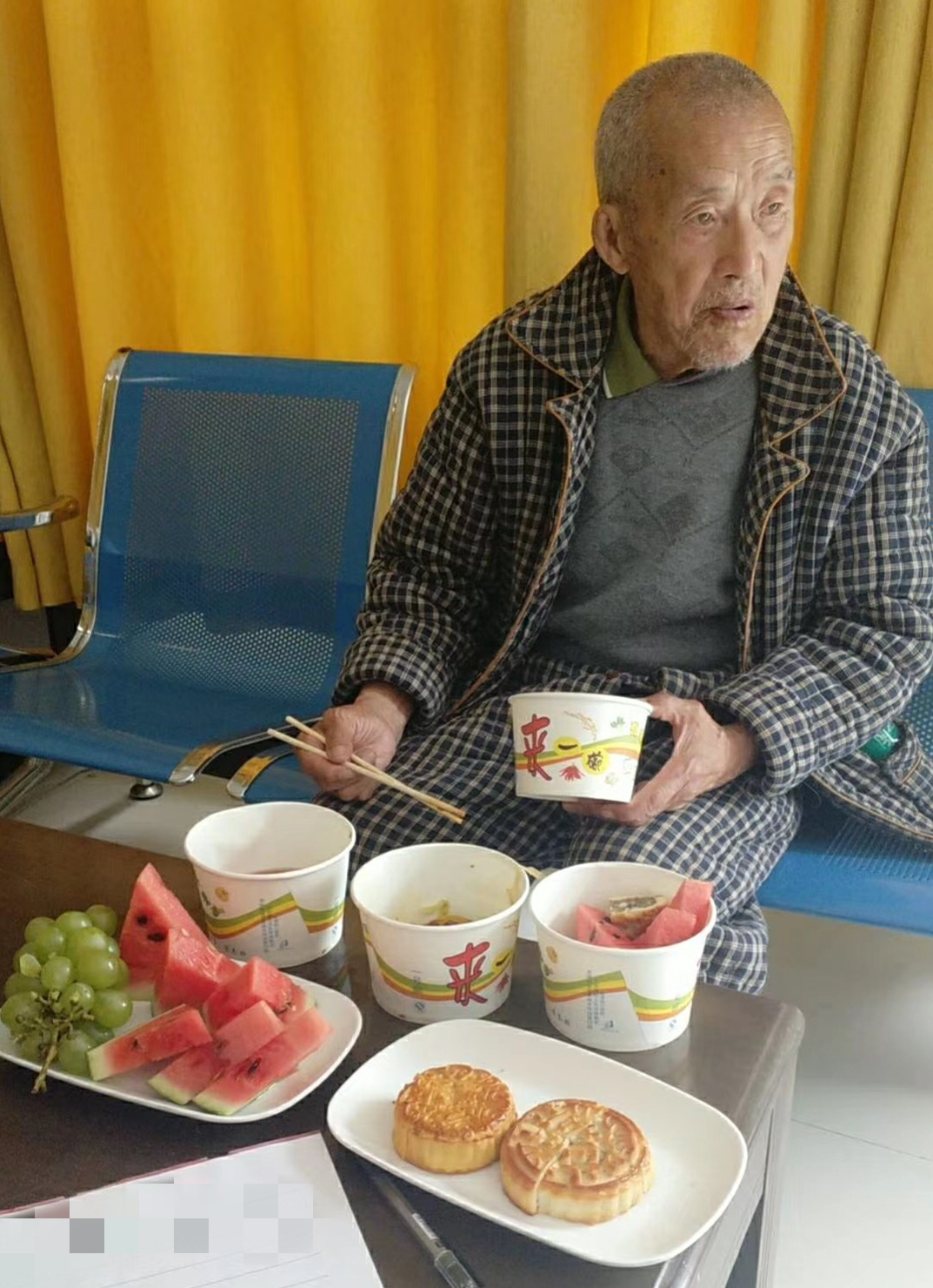 |93岁老人节日走失 民警寻家助其团圆