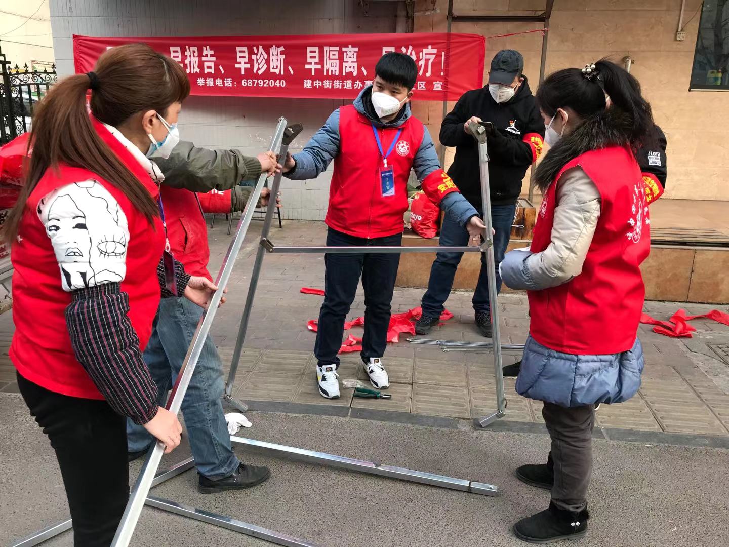 特写丨奋战社区防疫一线整整连轴转了12天他病倒了