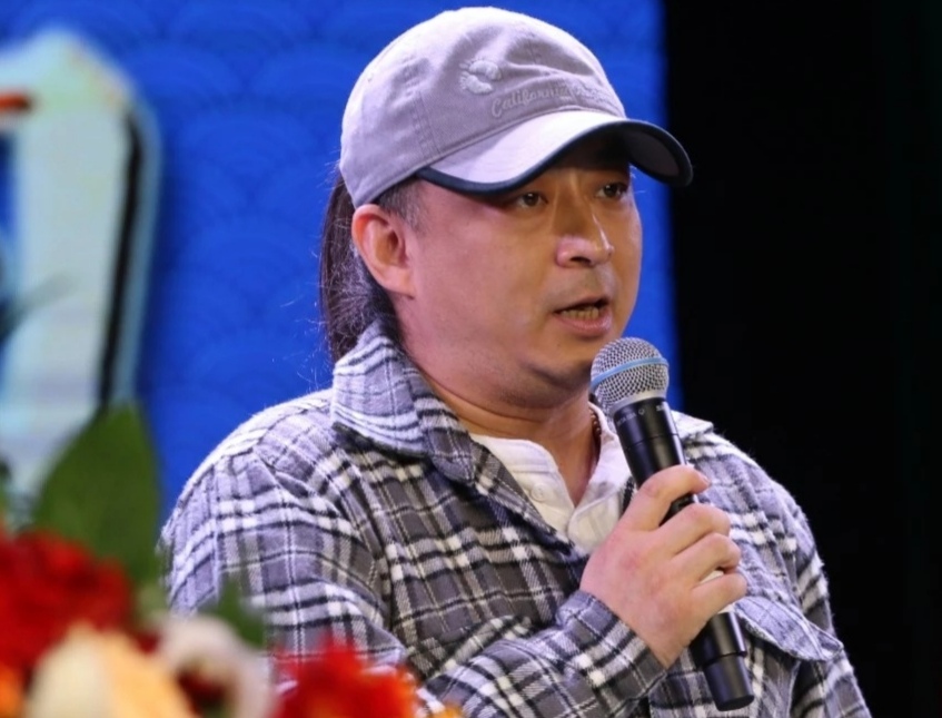 齐宁戏曲电影《三拂袖》出品人,赢冠传媒董事长田冠军接受采访时表示