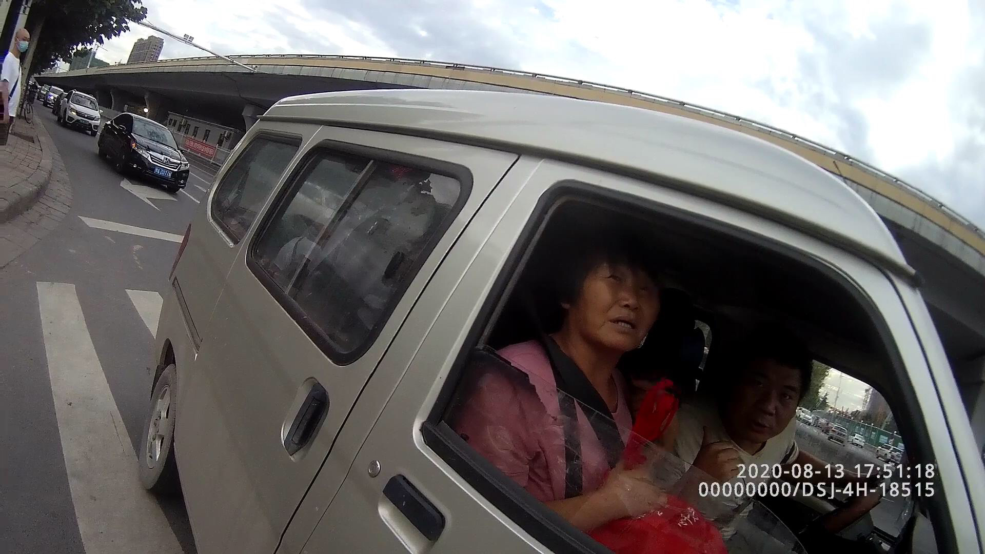 郑州交通|“虽然腿截肢了却保住了生命，真该感谢郑州好警察！”