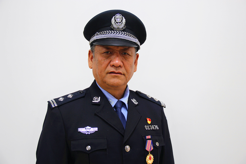 榜样力量一位退休老刑警的工作日志