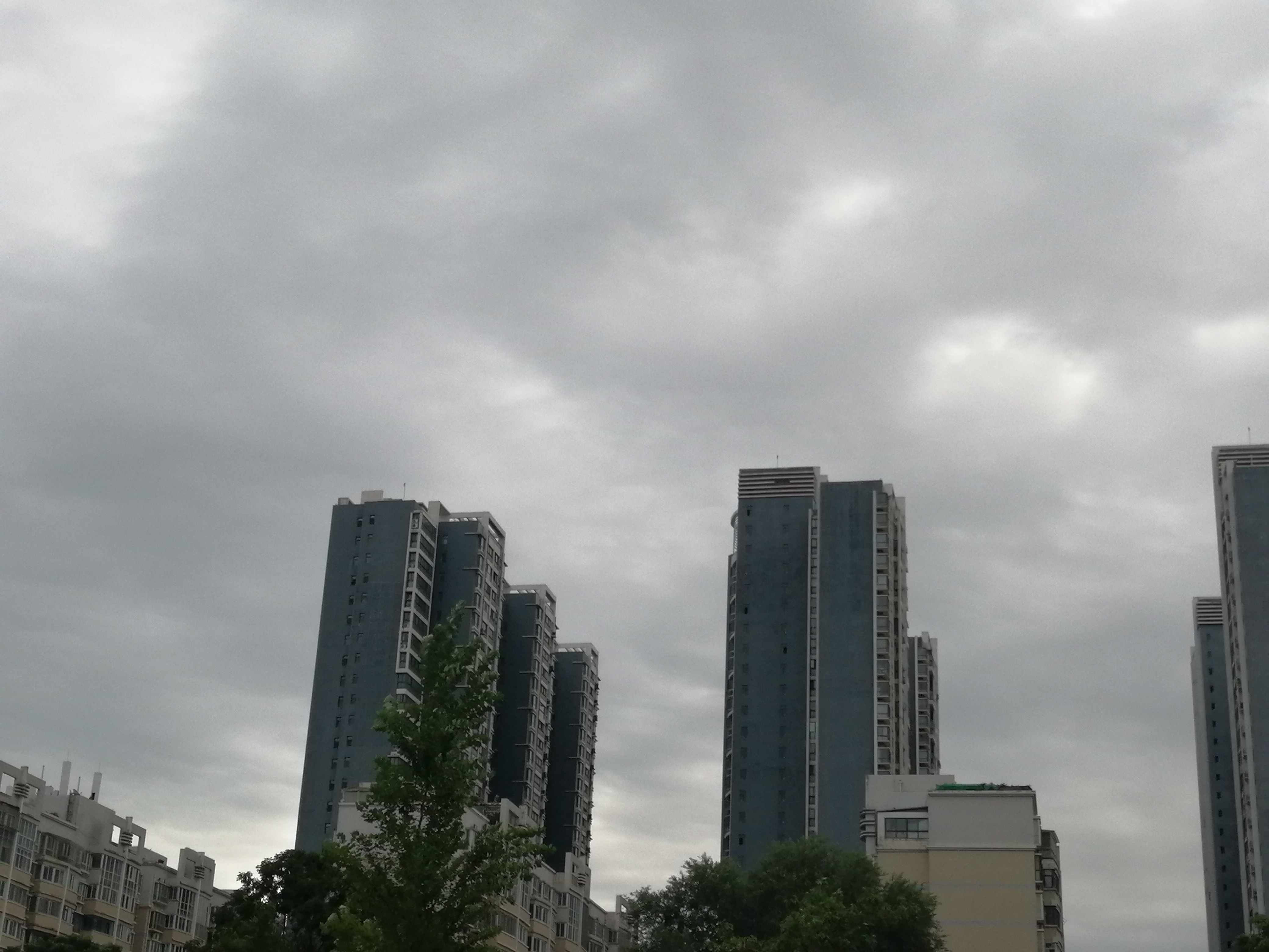 天气|晴天出现是否意味着降雨结束？多地依然阵雨、雷阵雨多发
