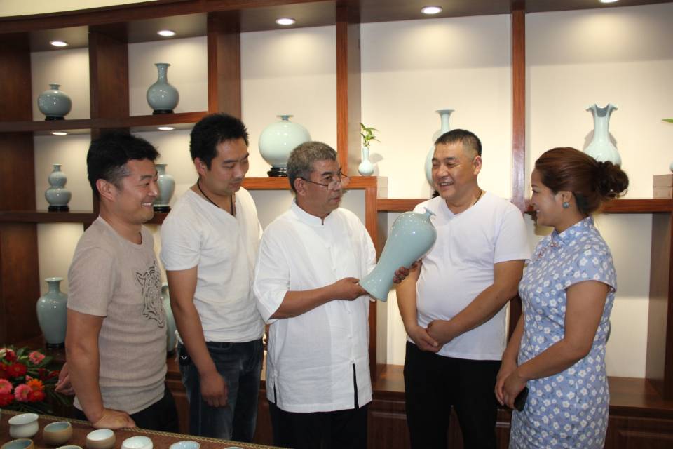 汝瓷文化传承人杨聚斌一家三代人承古创新汝瓷重放异彩