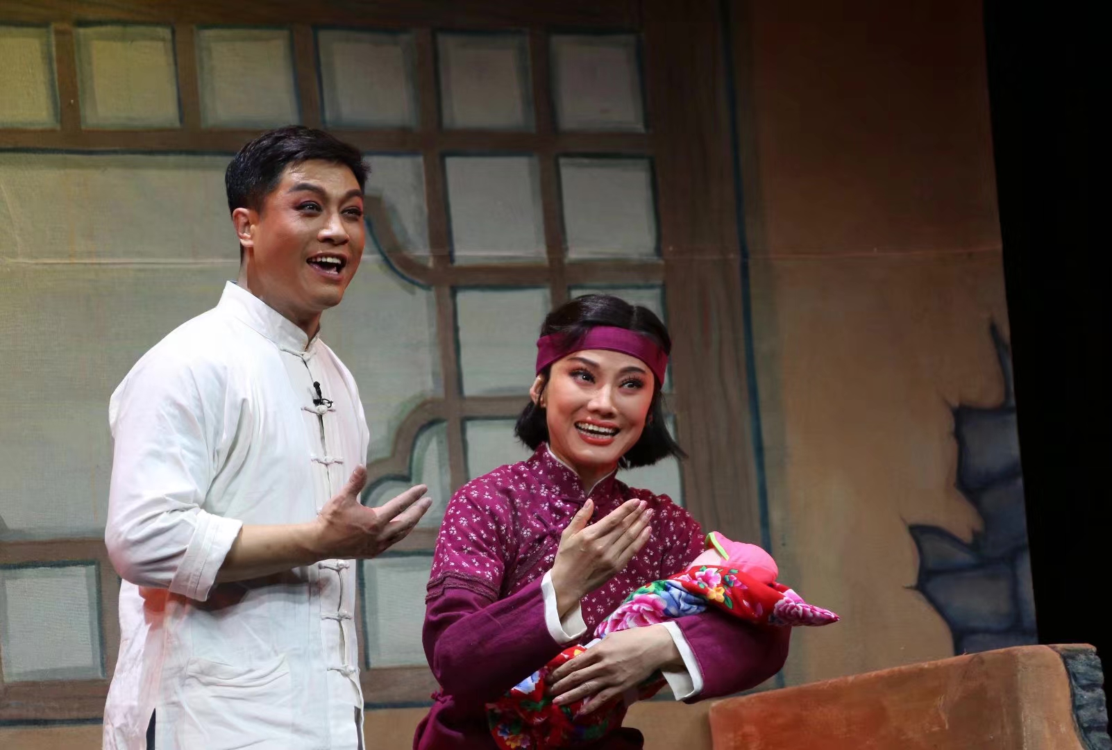 据介绍,2019年4月1日,编剧东风跟随山西省优秀导演贾宝宝,著名晋剧