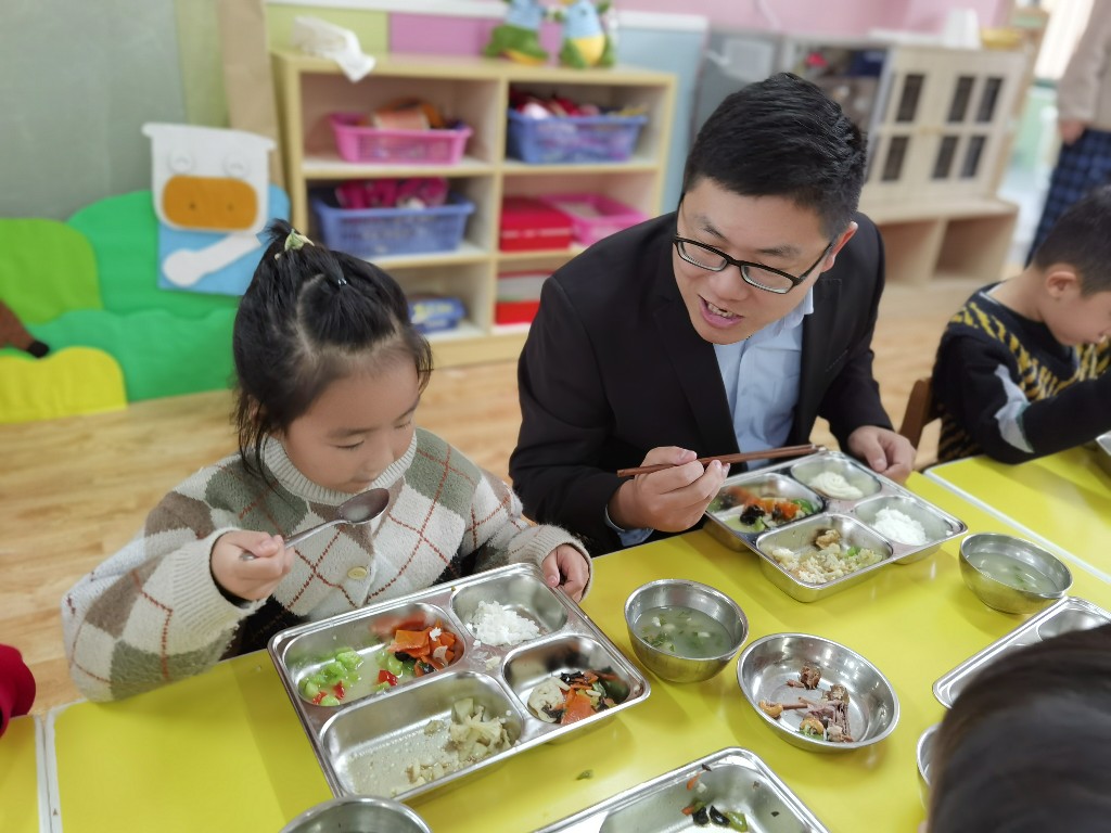 幼儿园陪餐活动美篇图片