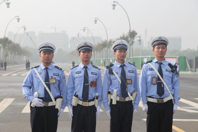 商丘市公安局交警支队全力护航第七届中国商丘国际华商节