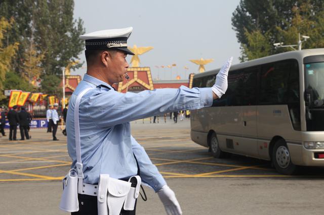 商丘市公安局交警支队全力护航第七届中国商丘国际华商节