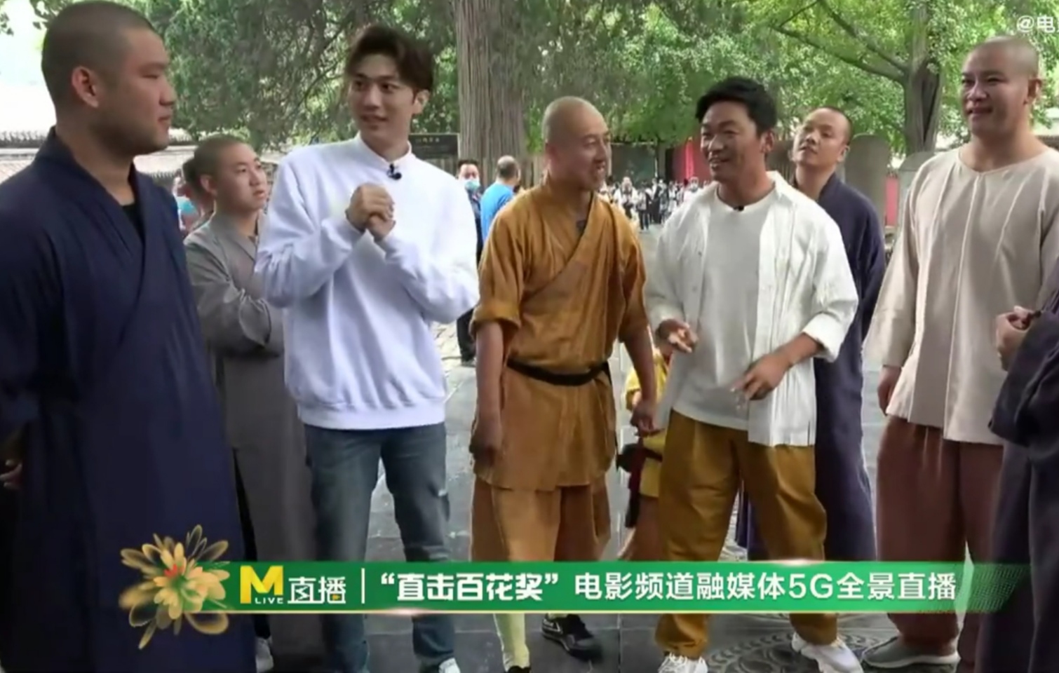 王宝强|王宝强重回少林寺，刘昊然隔空喊话：跟师兄弟切磋切磋