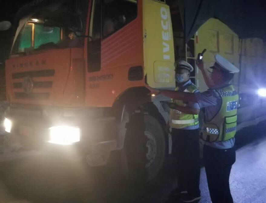 中牟|中牟交警“硬核”查违法，打出漂亮“组合拳