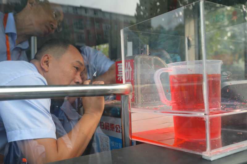 交通|“双城”团圆不是事儿 一辆巴士可穿城